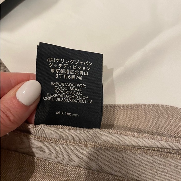 Beautiful Gucci scarf! - Picture 3 of 4